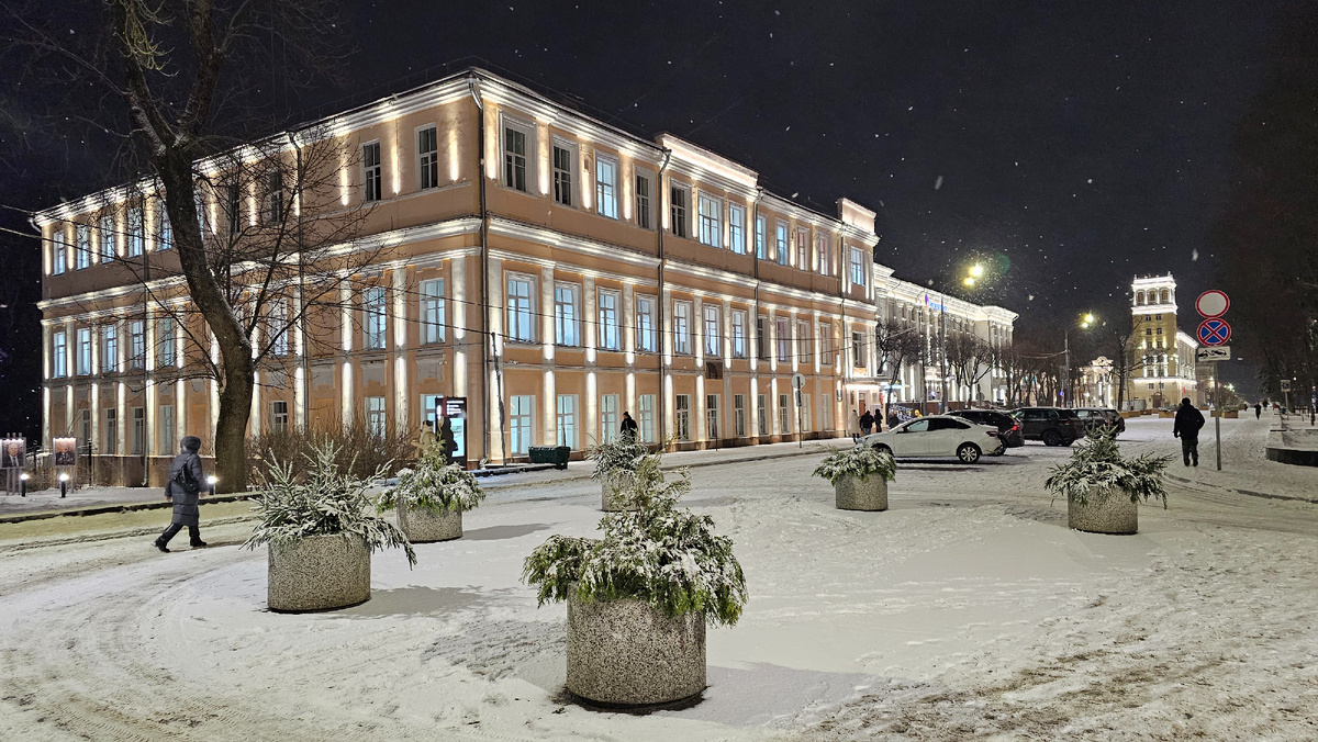 Октябрьской Революции, дом №8