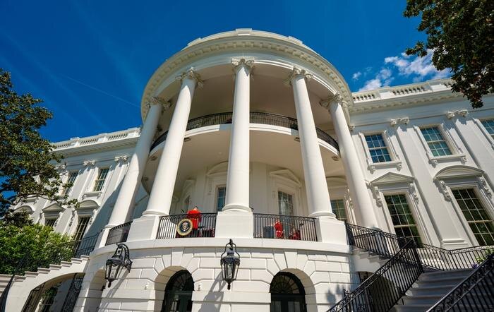 Обложка © Shutterstock / FOTODOM / Volodymyr TVERDOKHLIB