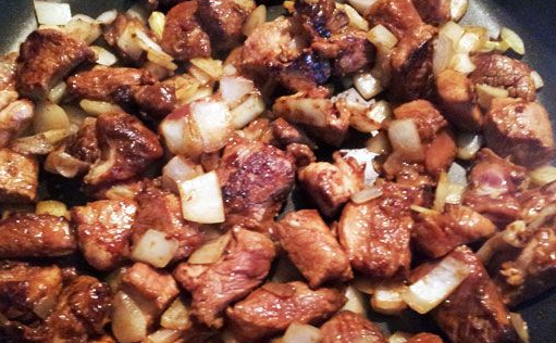 ЖАРЕНАЯ МАРИНОВАННАЯ СВИНИНА