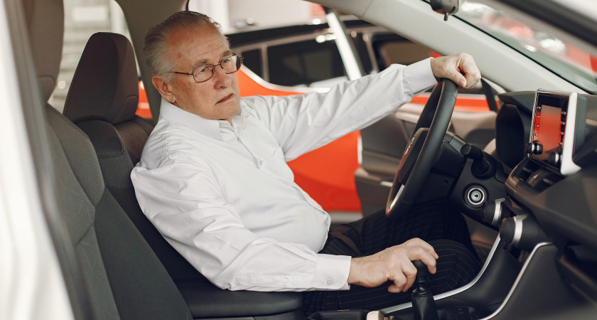 В ГАИ поставили точку: до какого возраста можно водить машину - пожилым указали на ограничения