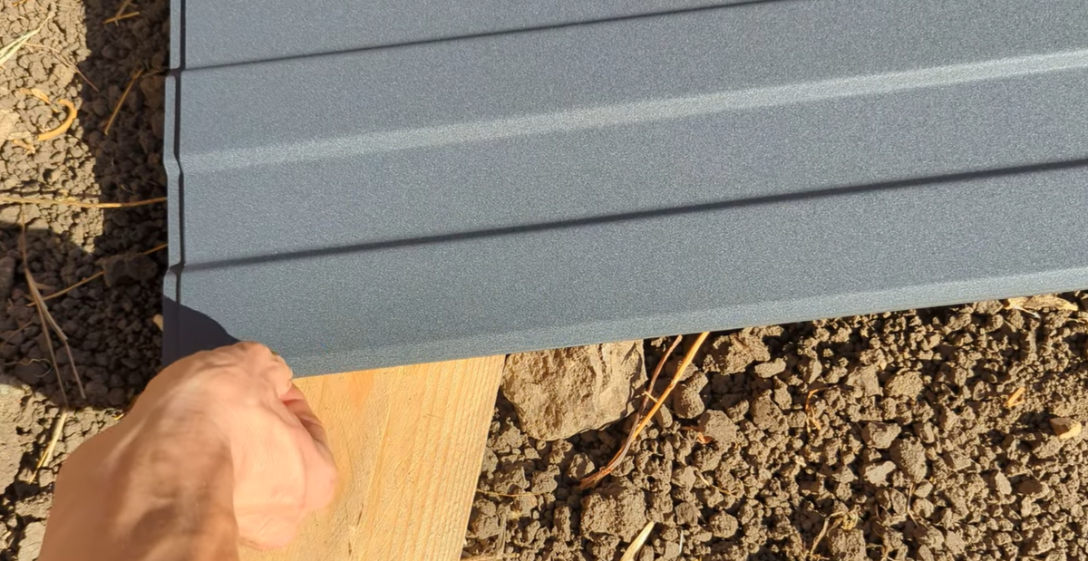 Забор из профнастила вертикальный. Советы от деда