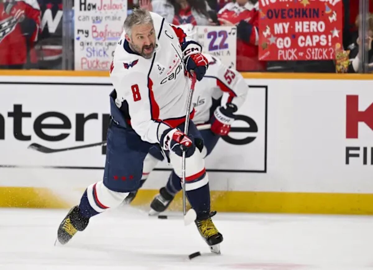     В США о вкладе 40-летнего Овечкина в борьбу «Вашингтона» за плей-офф: остаётся движущей силой команды