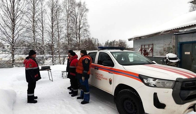    В Карелии спасатели провели взрывные работы на реке для предотвращения подтопления Беломорска© Госкомитет Карелии по безопасности