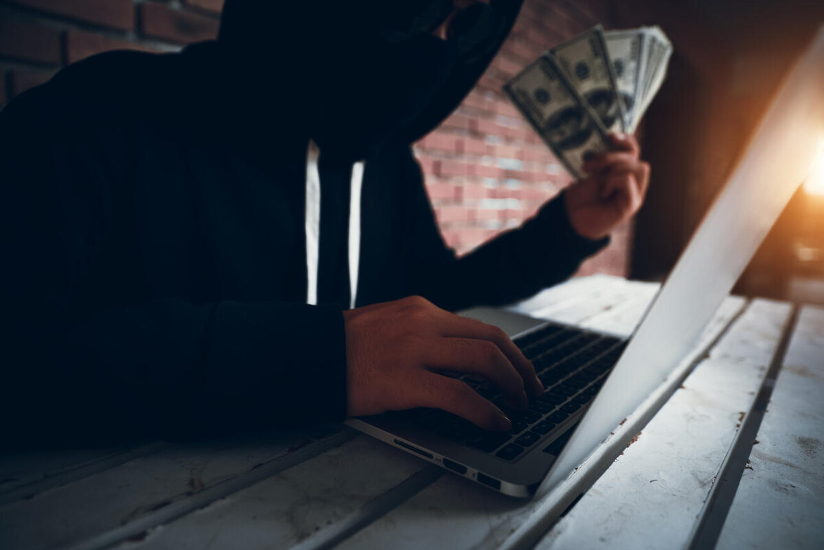    Мошенники 123RF/legion-media.ru