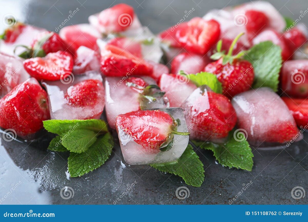    Фруктовые кубики льда превратят воду в витаминный взрыв