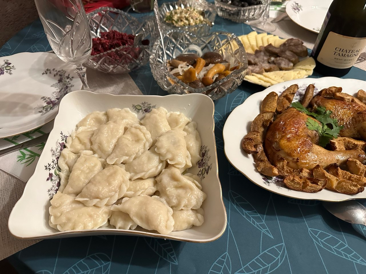 Староновогодний стол. Фото автора