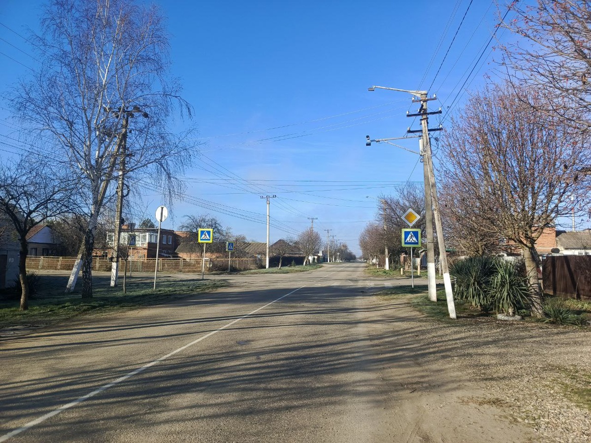 Место смертельного ДТП на перекрёстке улиц Коммунистической и Коллективной в Усть-Лабинске