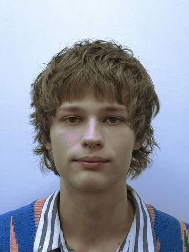 Фото из сети, удлинённый вариант шегги с рваными концами.