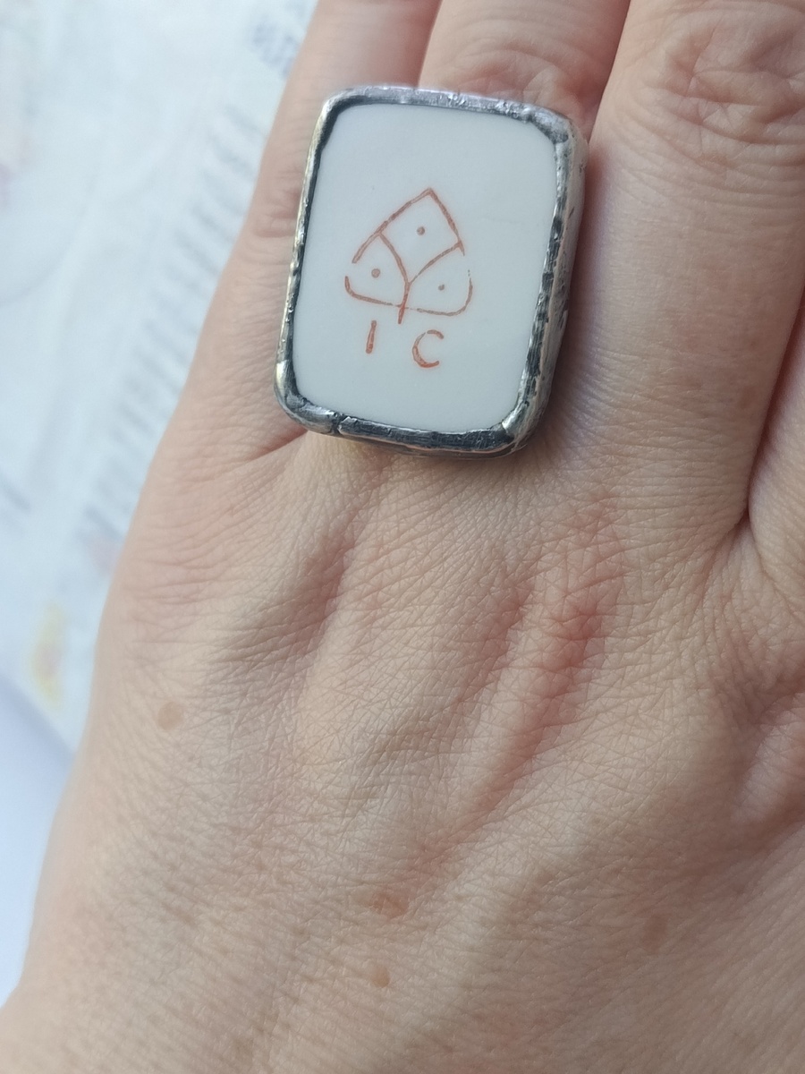 🌿С 1974 по 1984 гг., изделия начали маркировать символом березового листа.