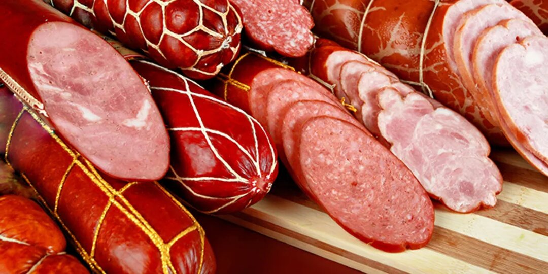 Есть ли в колбасе и сосисках мясо — или это миф, в который мы продолжаем верить?