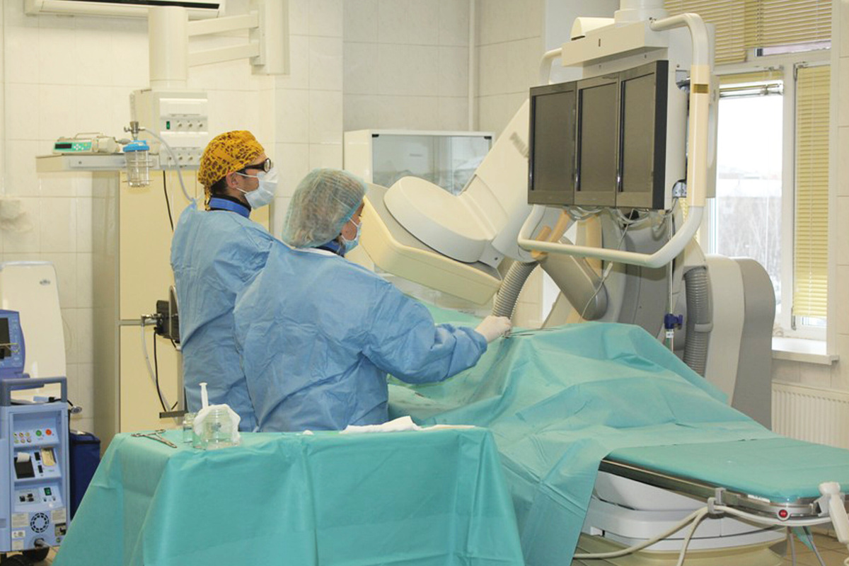     «Врачи уронили девочку на пол, она умерла. Младенцу оторвали руку»: роженицы рассказали об ужасах новокузнецкого роддома