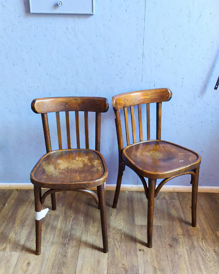 Часть стульев до реставрации
