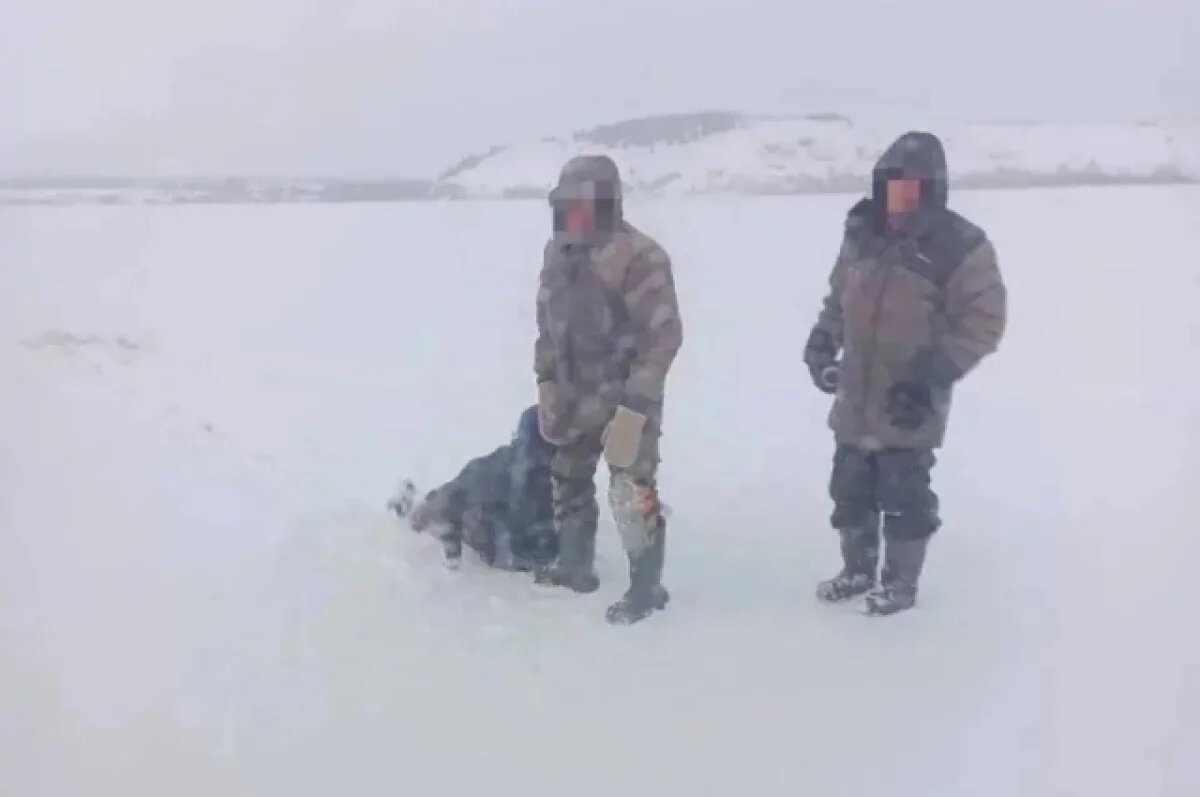    В Удмуртии спасли замерзающего на льду Камы мужчину
