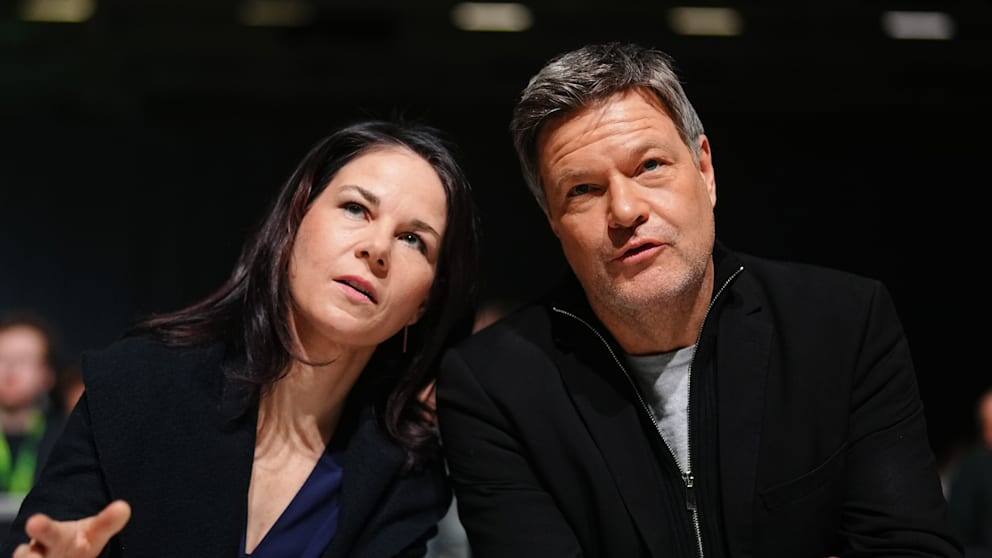 Два бывших министра от партии «Зелёные» Анналена Баербок (47) и Роберт Хабек (56) подверглись насмешкам со стороны дипломатов ©️ Kay Nietfeld/dpa