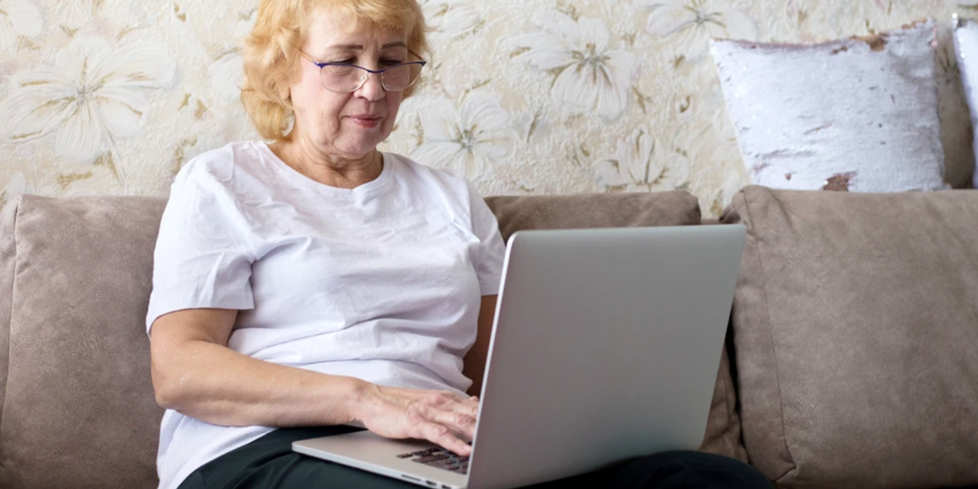 «Бабушка на удаленке»: в России собрались развивать дистанционную занятость для пенсионеров