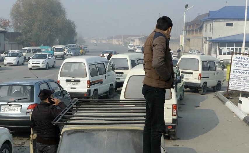 В очереди на заправке. Фото с сайта kun.uz