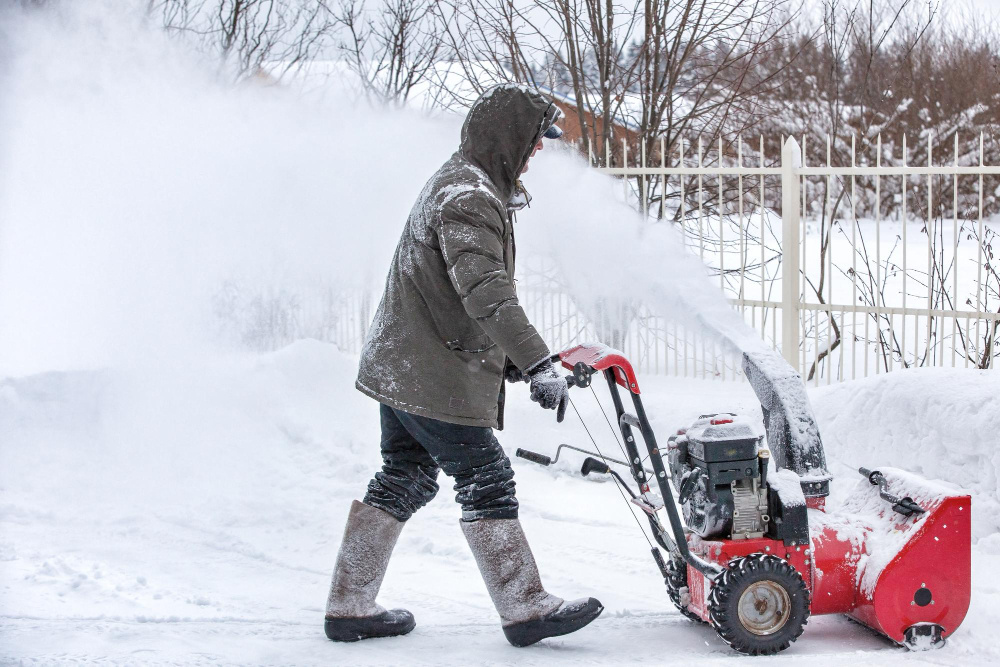 Снегоуборщик для садового участка