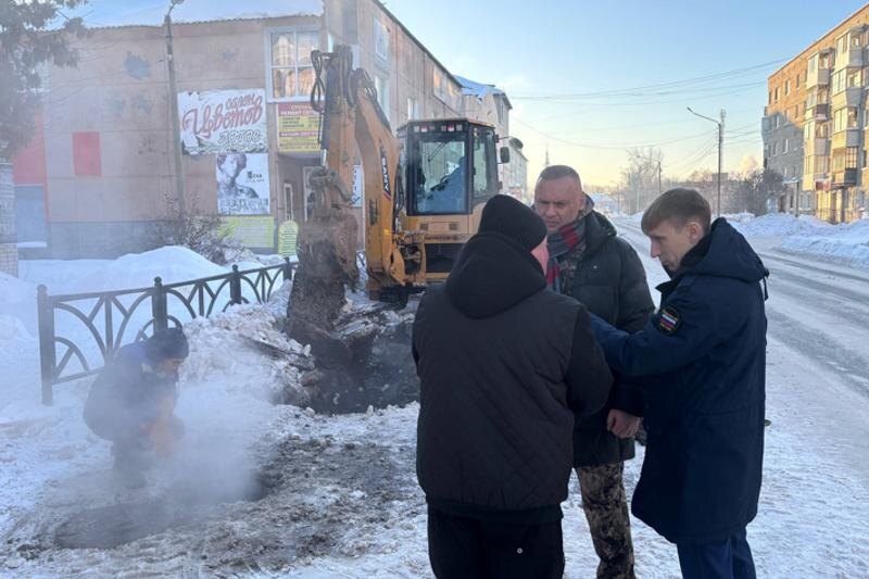    Telegram-канал Олега Нейфельда. Совещание на месте коммунальной аварии