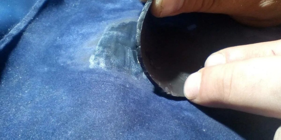 Не спешите выбрасывать надувной матрас: показываю, как починить его за 15 минут