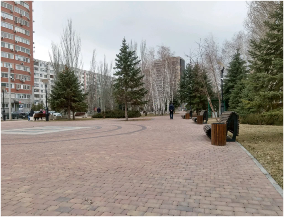 Часть сквера.