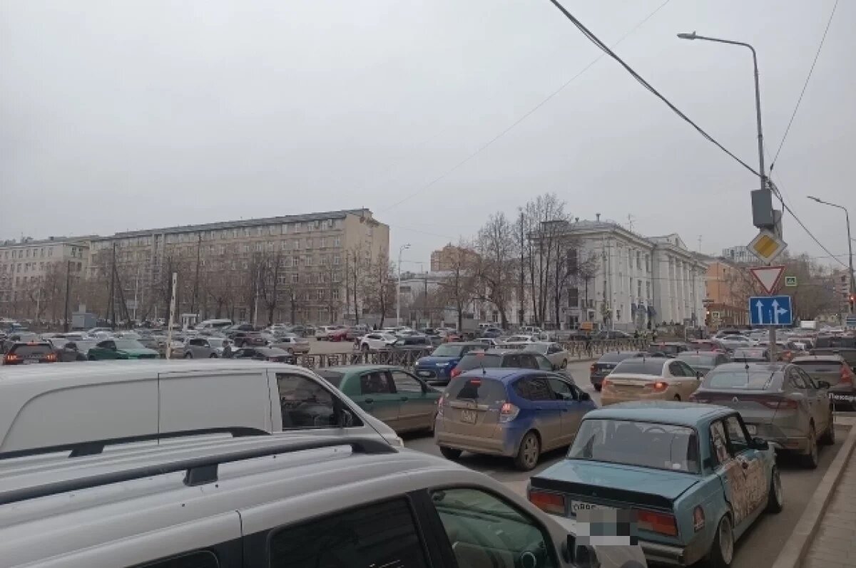    Рязань парализована: утром 14 городские пробки достигли рекордных 11 баллов