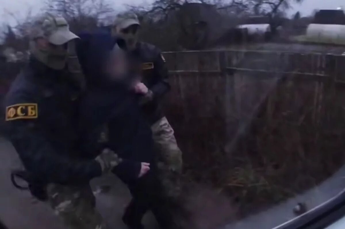    ФСБ показала кадры задержания женщины, готовившей покушение в Петербурге