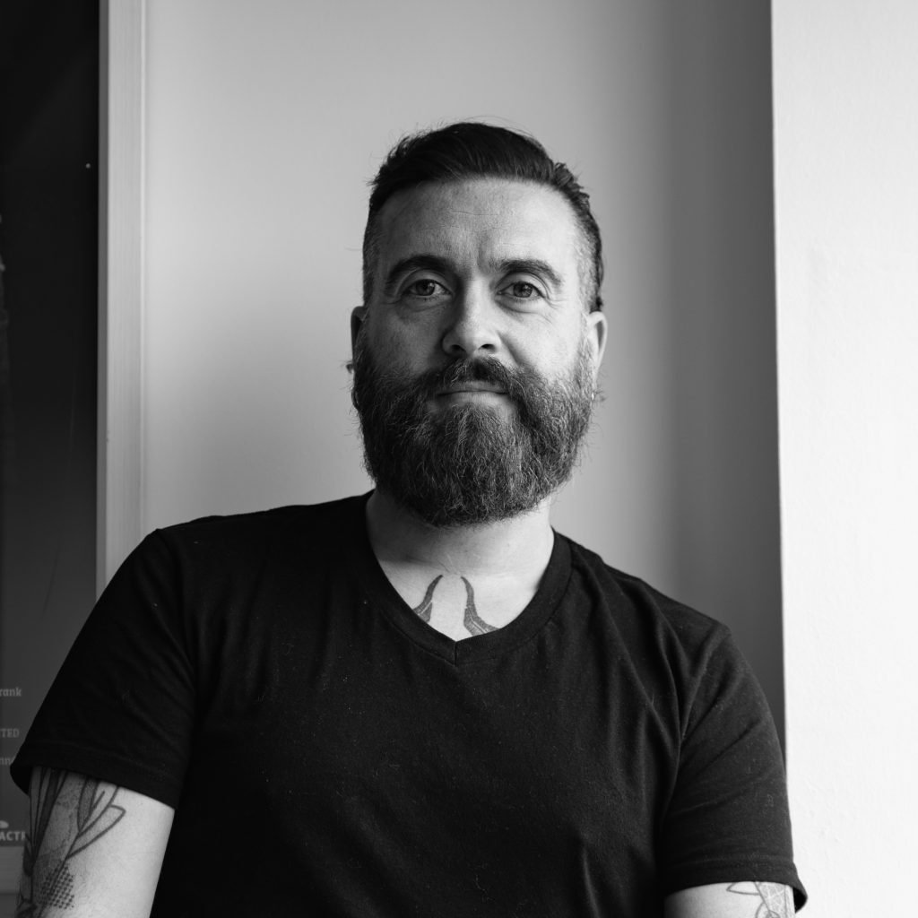 Томм Мур, замечательный художник и автор чудесных картин, собственной персоной