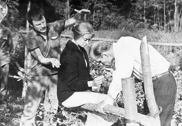 Маргарита Терехова с Андреем Тарковским и Анатолием Солоницыным на съемках фильма «Зеркало», 1974 год