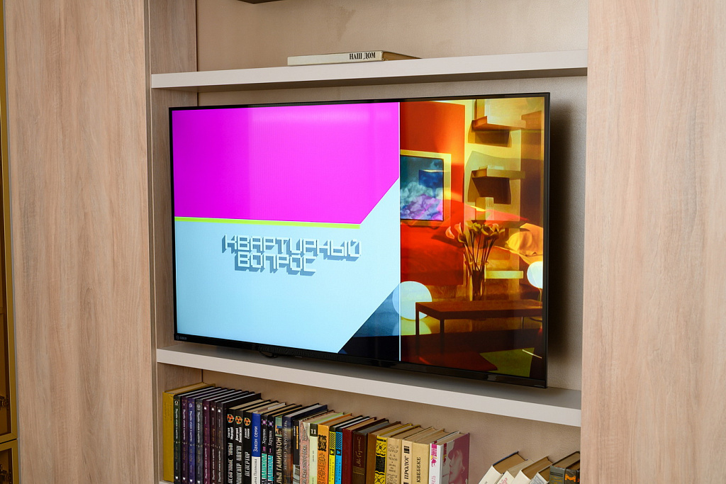 фото с сайта https://www.peredelka.tv/episodes/kv/kukhnya-gostinaya-s-dvuspalnoy-krovatyu/