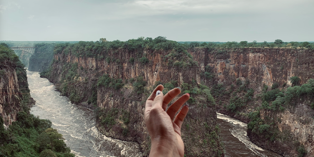 Одна в Зимбабве. Пепе, шнейне, фа, втфа