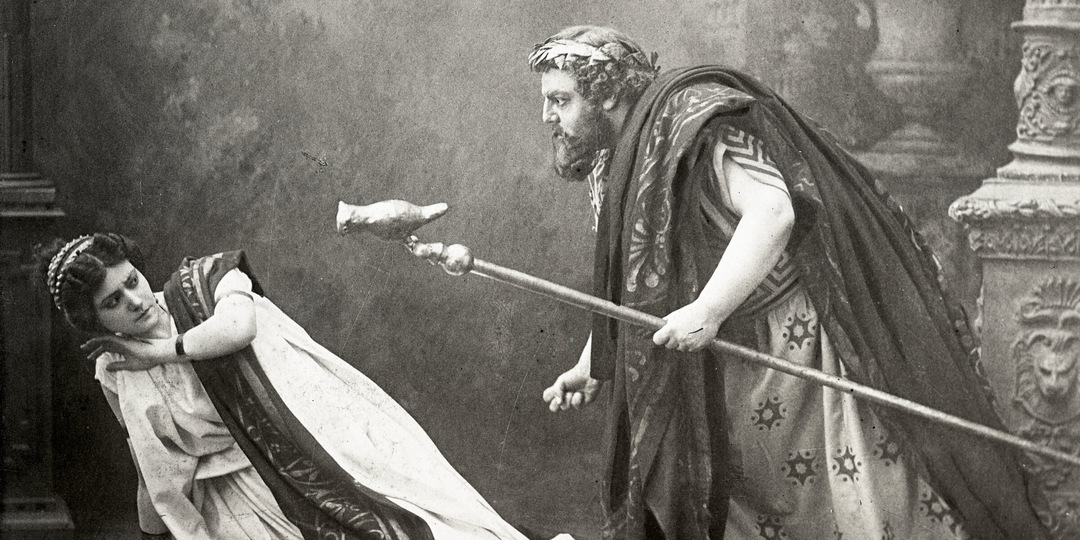 Российская "Антигона": плюсы и минусы первой театральной постановки знаменитой трагедии