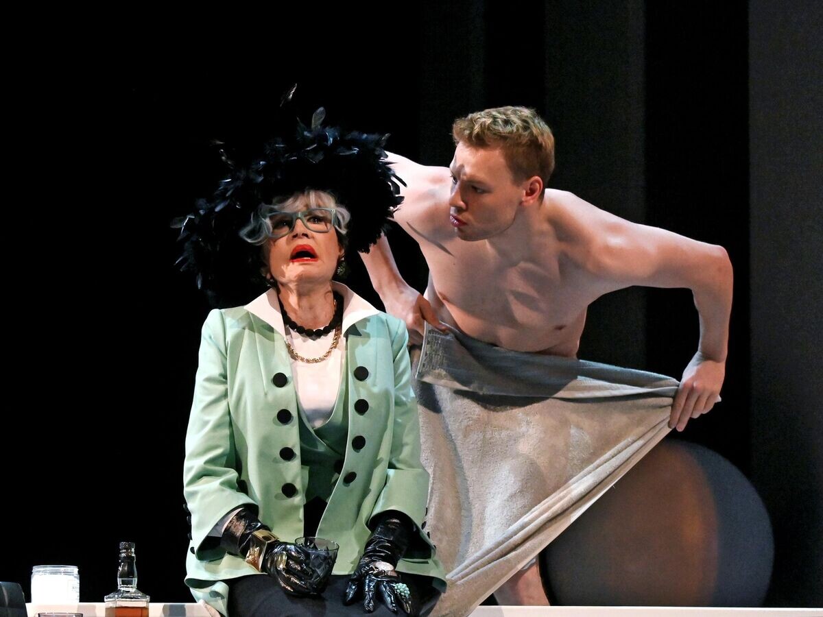    Спектакль-бенефис В. Алентовой "Мадам Рубинштейн" | © РИА Новости / Владимир Федоренко