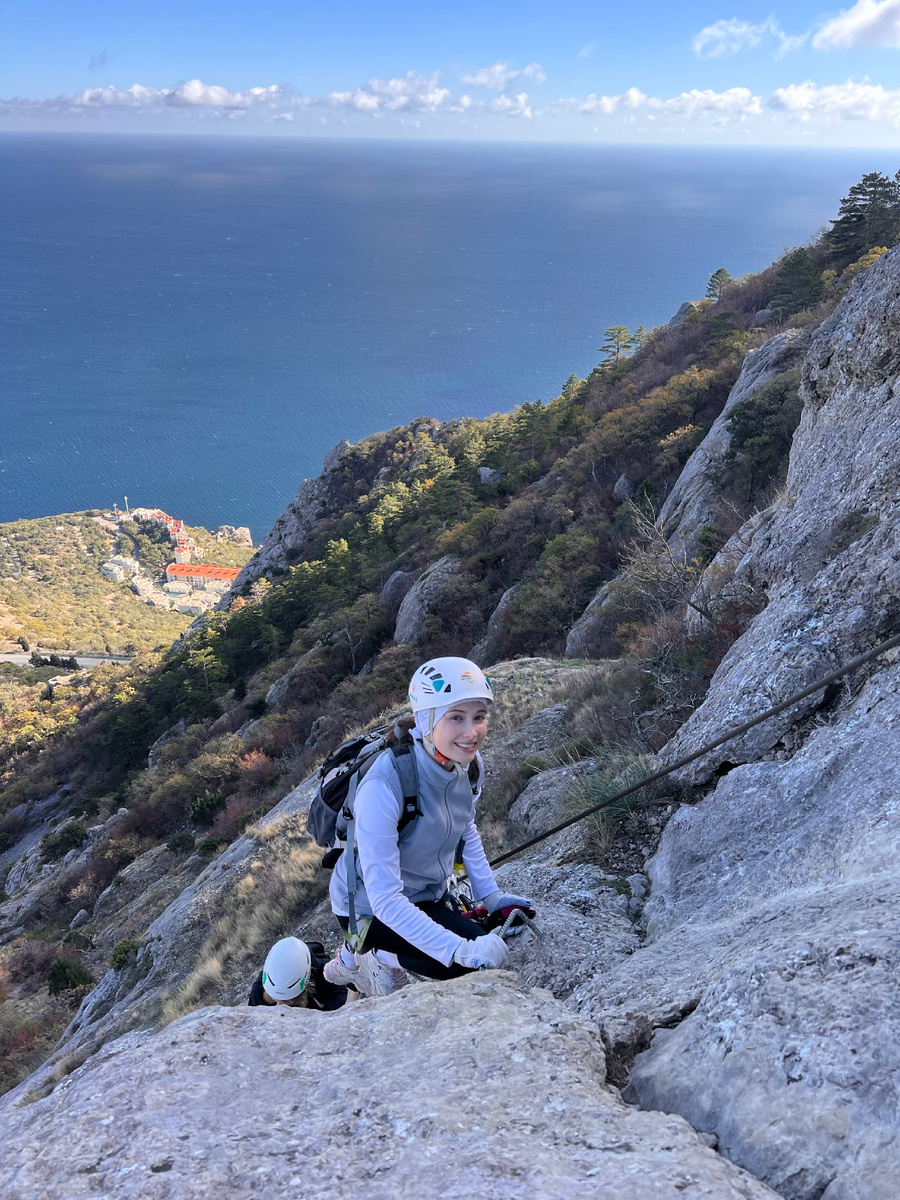 Одна из разновидностей активного отдыха в Крыму - прохождение по виа-феррате