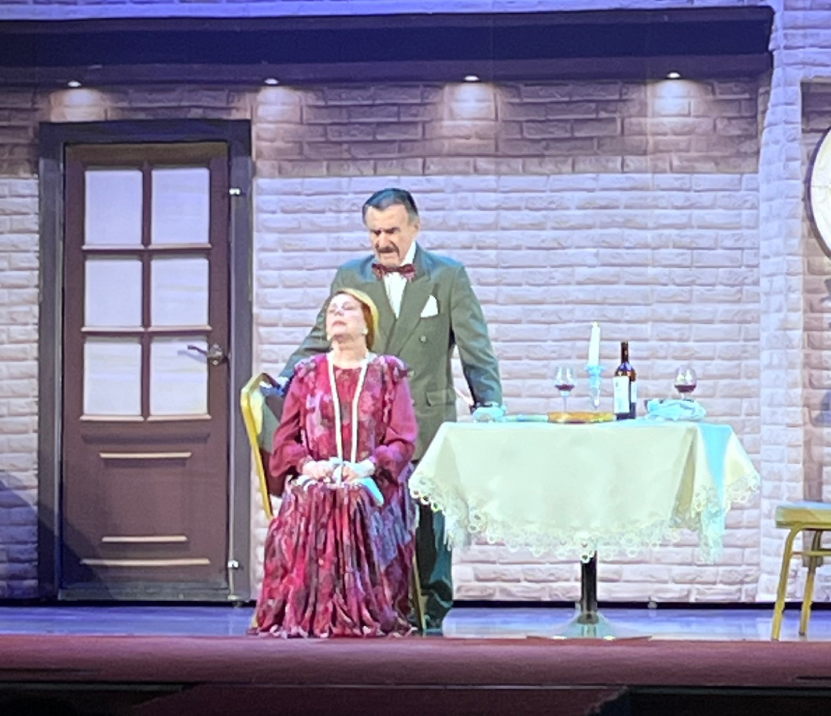 Качество снимка не супер, но зато передам атмосферу спектакля. Фото автора 