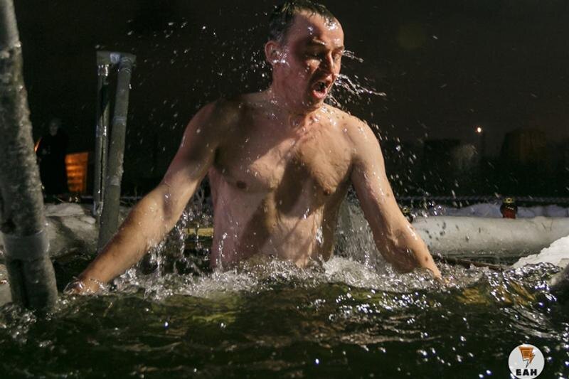    Человек в проруби