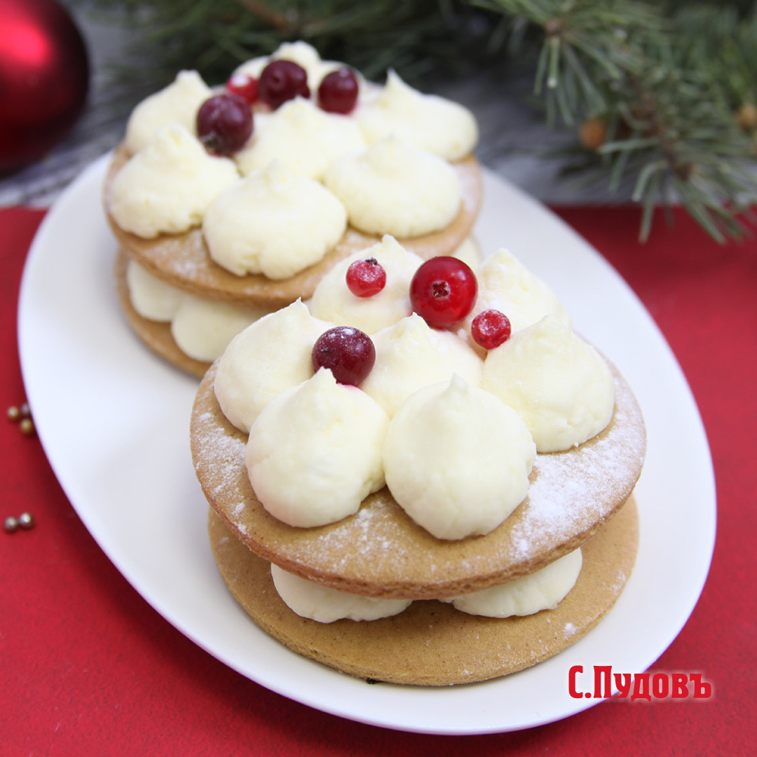 Медовое пирожное