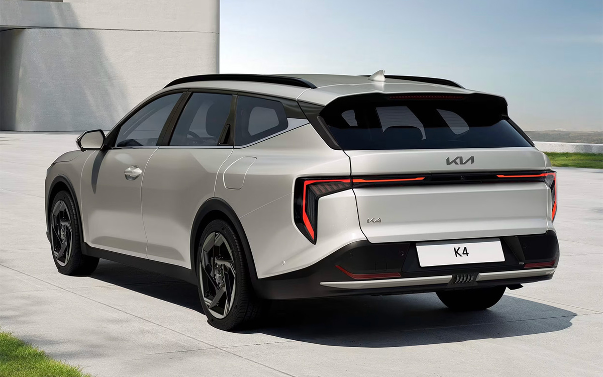 Kia📷Kia K4 Sportswagon
