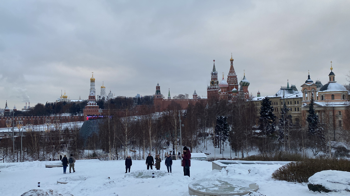 Зарядье. Москва, 2026 год.