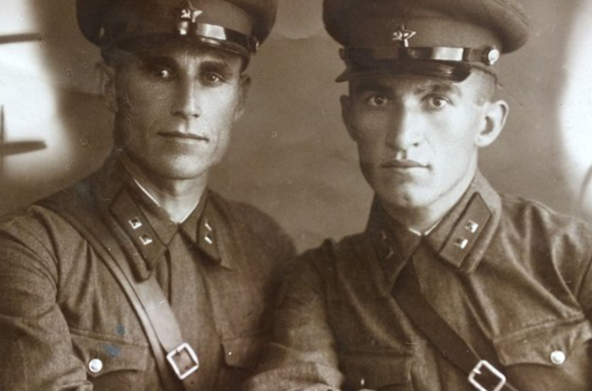 Хусен Андрухаев (справа) с боевым товарищем