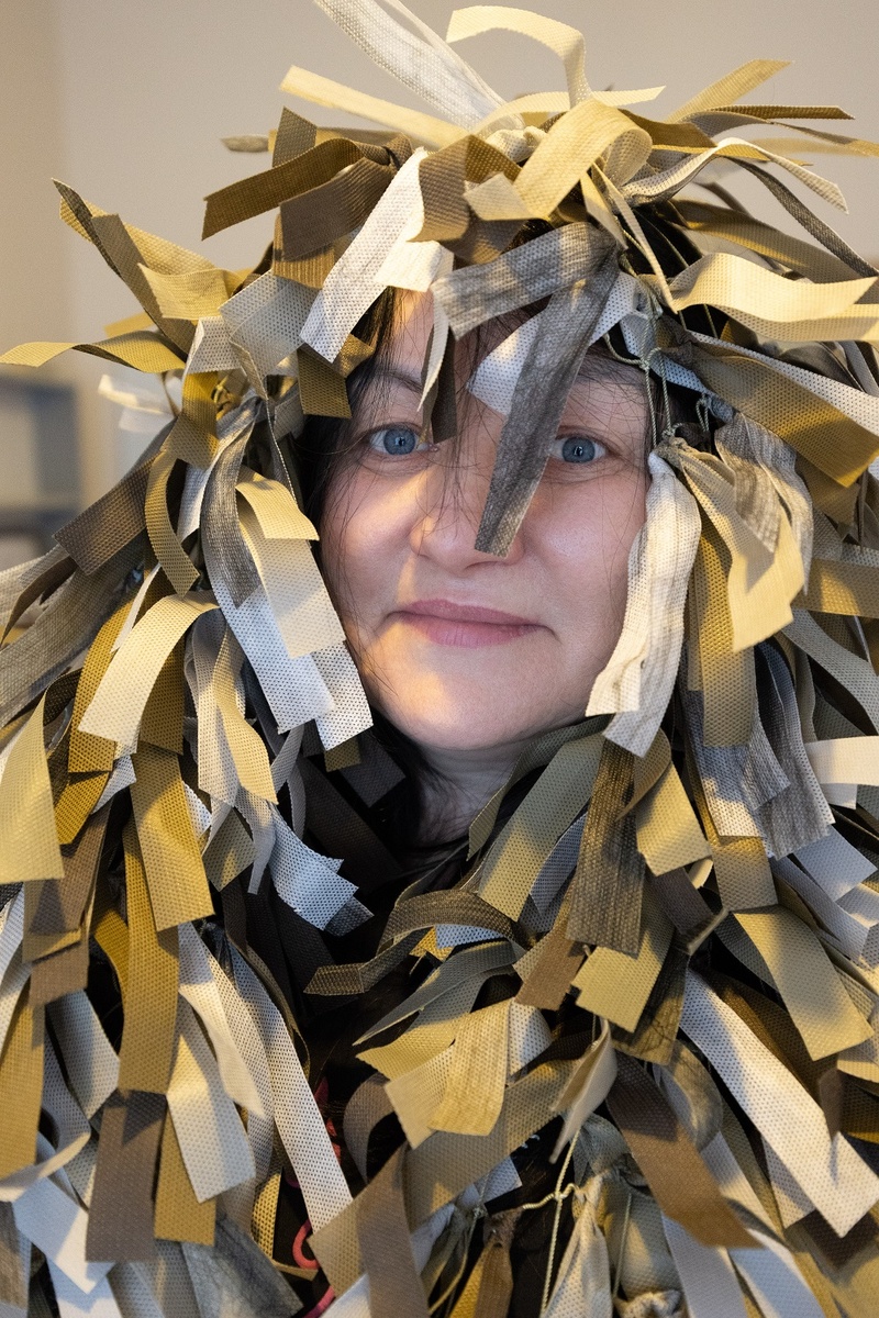 Группа «Православный доброволец» при храме Пантелеимона целителя специализируется на производстве антидроновых одеял и маскировочных костюмов «леших». Фото: Сергей Моргун.