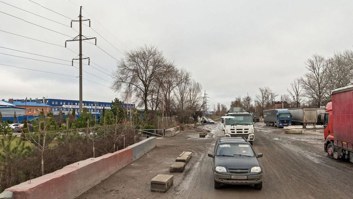    Госавтоинспекция ввела ограничения на переулке в Ростове после ночной атаки БПЛА   Яндекс / «Яндекс. Карты»