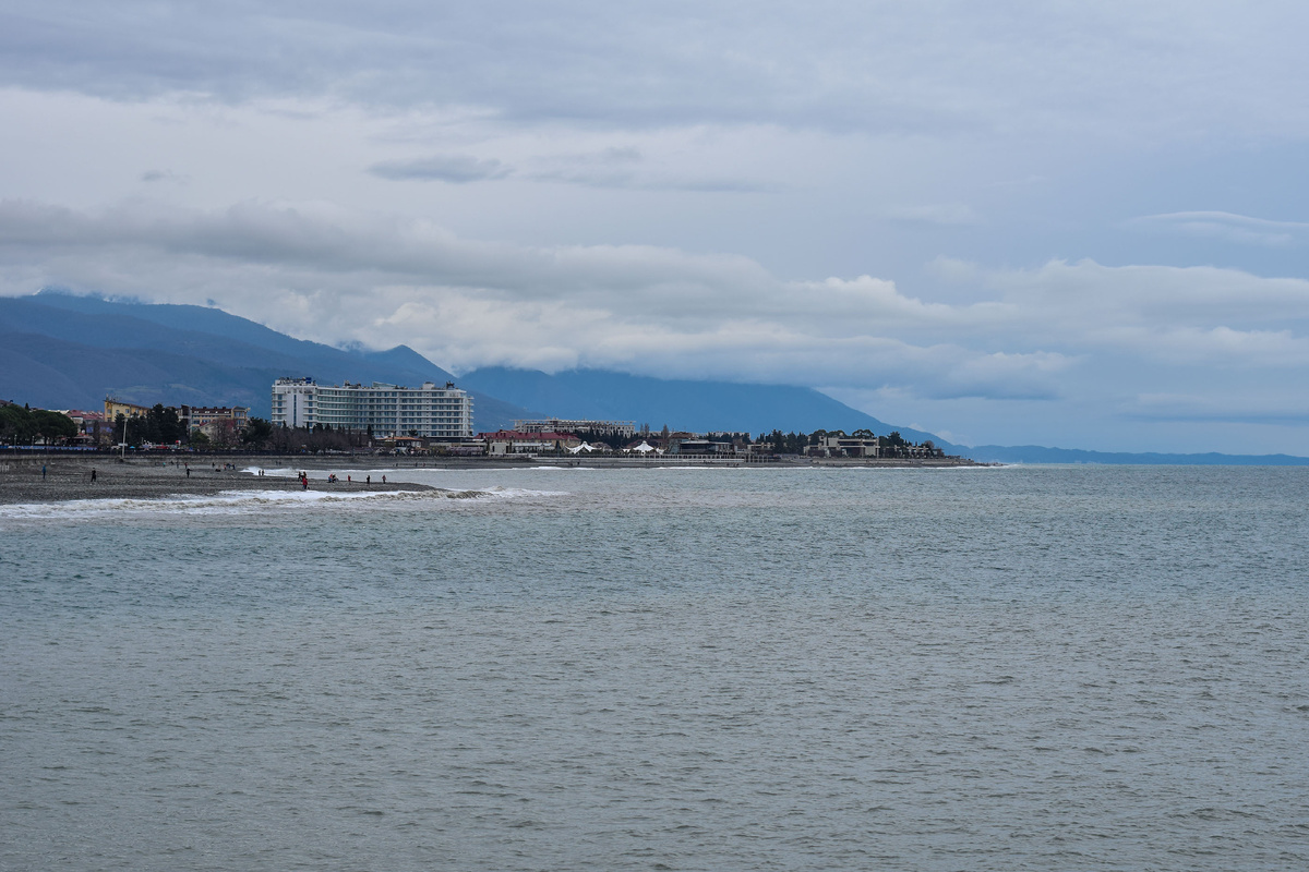 Вид на Имеретинскую Низменность и горы Абхазии