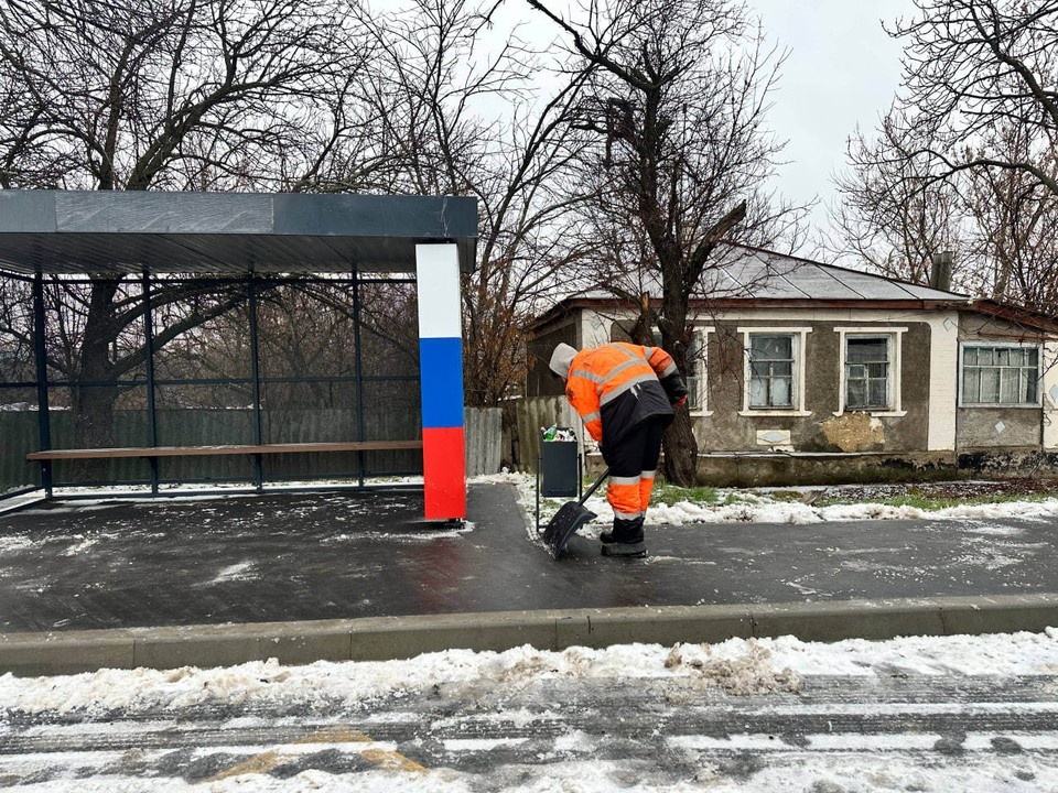    Уборка на трассе «Райгородка – Славяносербск – Михайловка». Фото: Минтранс ЛНР