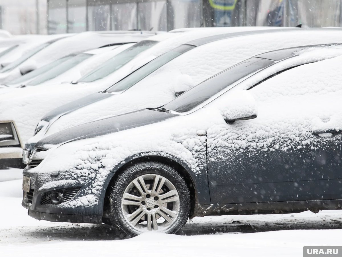     Важно подобрать автомасло, соответствующее времени года