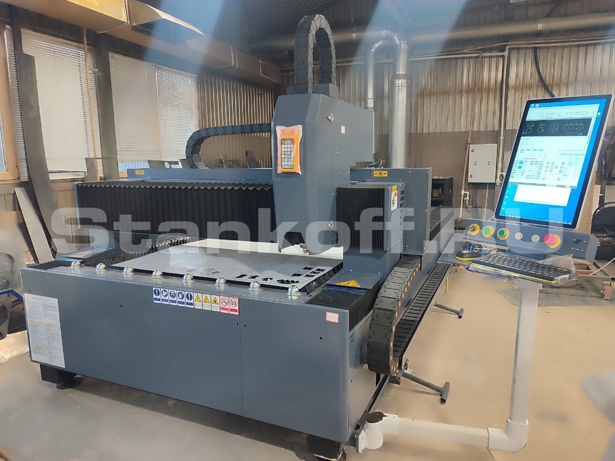  Оптоволоконный лазерный станок по металлу STL-1530FP/6000 Raycus

