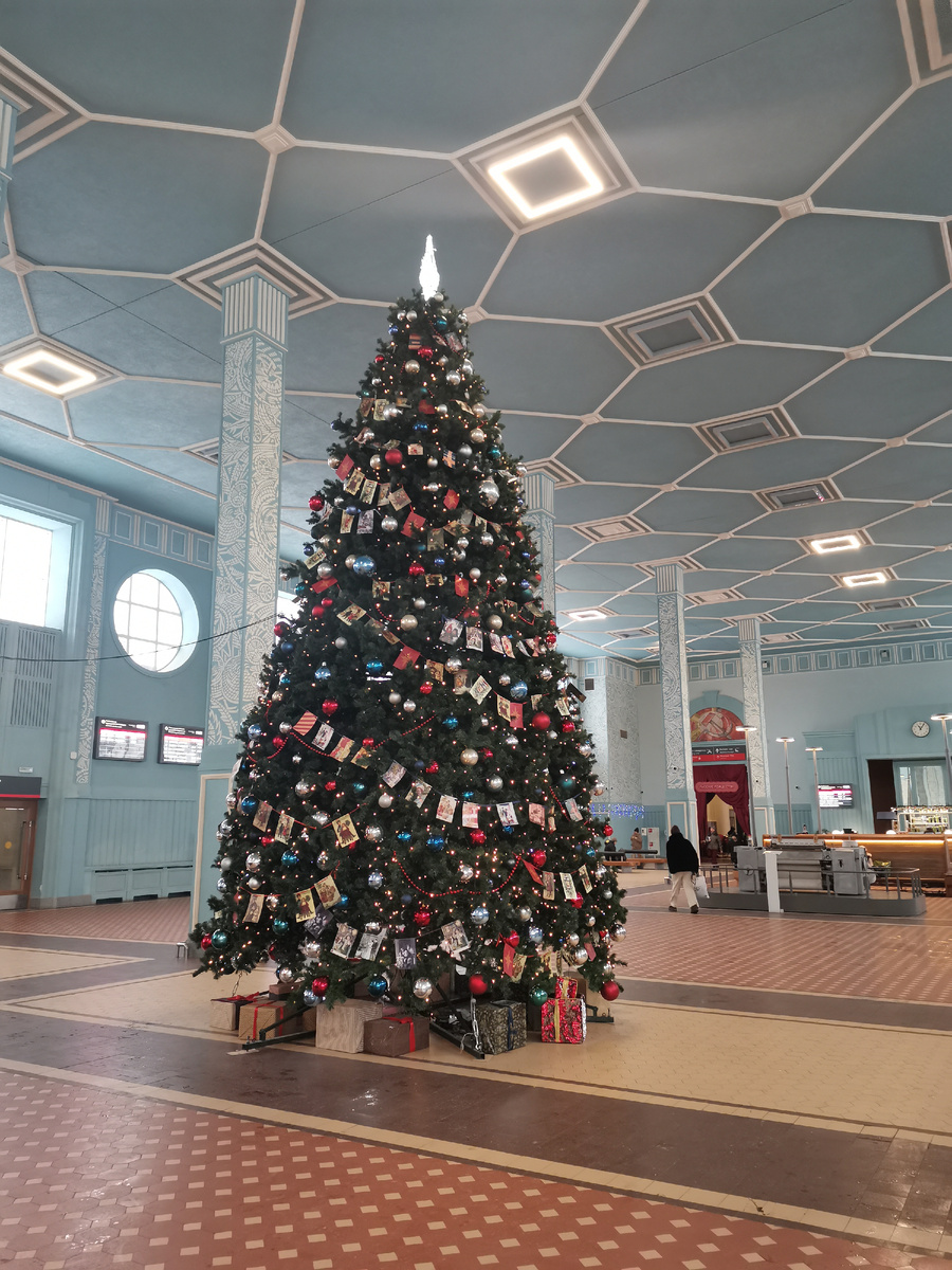 Ивановский вокзал, елка в синем зале