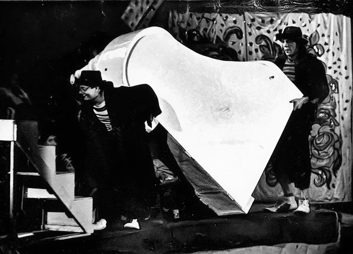 «Эксцентрики с роялем» - Павел Бояринов, Владимир Камардин, Цирк на Фонтанке. Фото отсюда: https://blog.masterpro.ws/kamardin