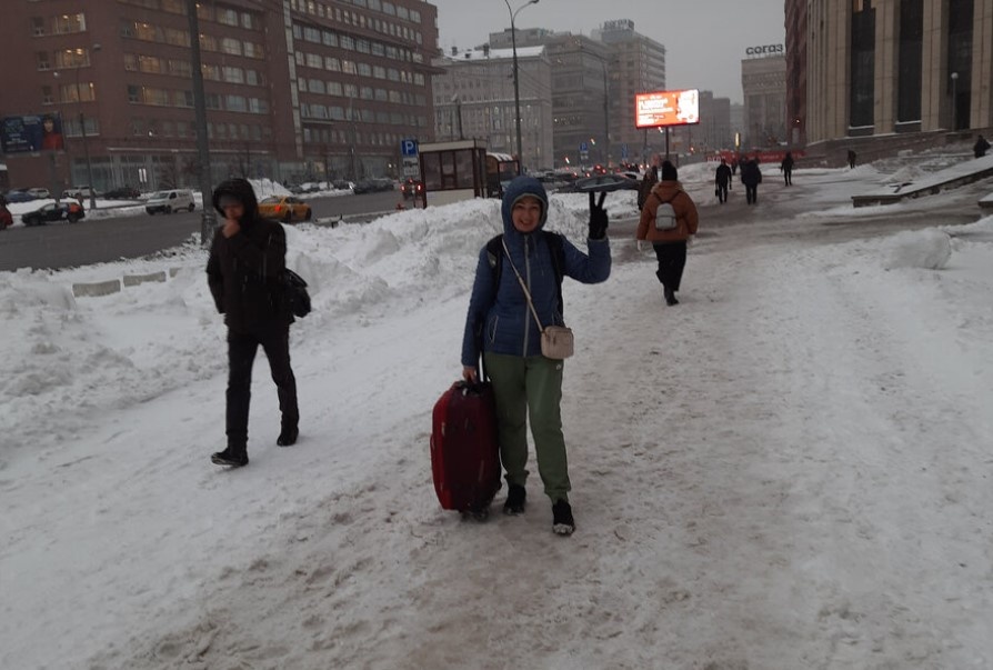 А в Москве в это время снегопад и пурга