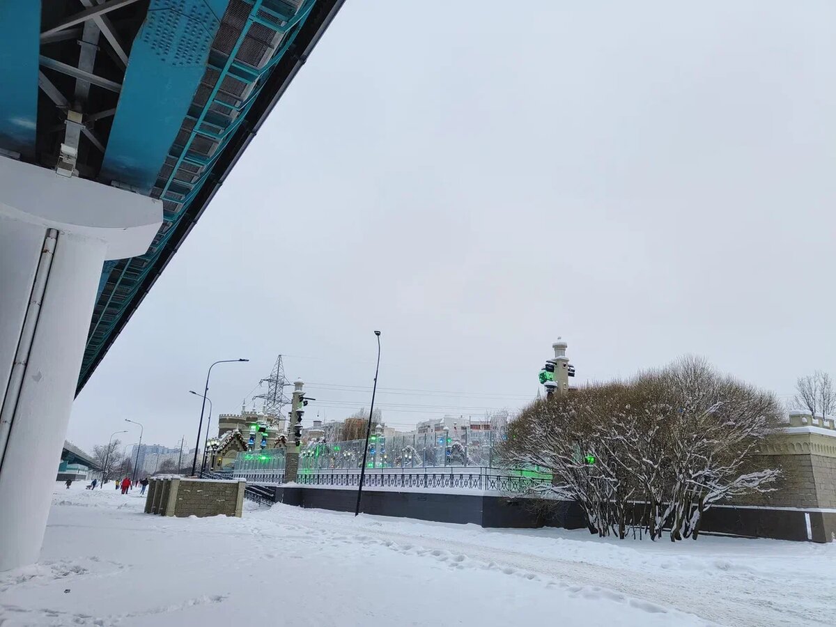 Площадка Московских сезонов рядом с метро Улица Горчакова. Фото автора