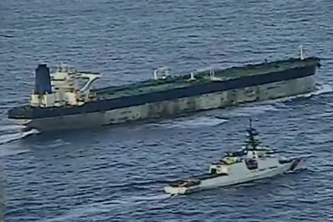 Европейское командование ВС США сообщило, что им удалось задержать российский нефтяной танкер «Маринера» в Атлантическом океане.